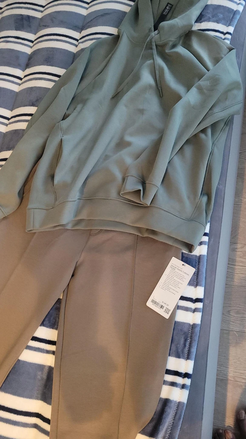 Lululemon Hoodie and Pants Set - photo 2