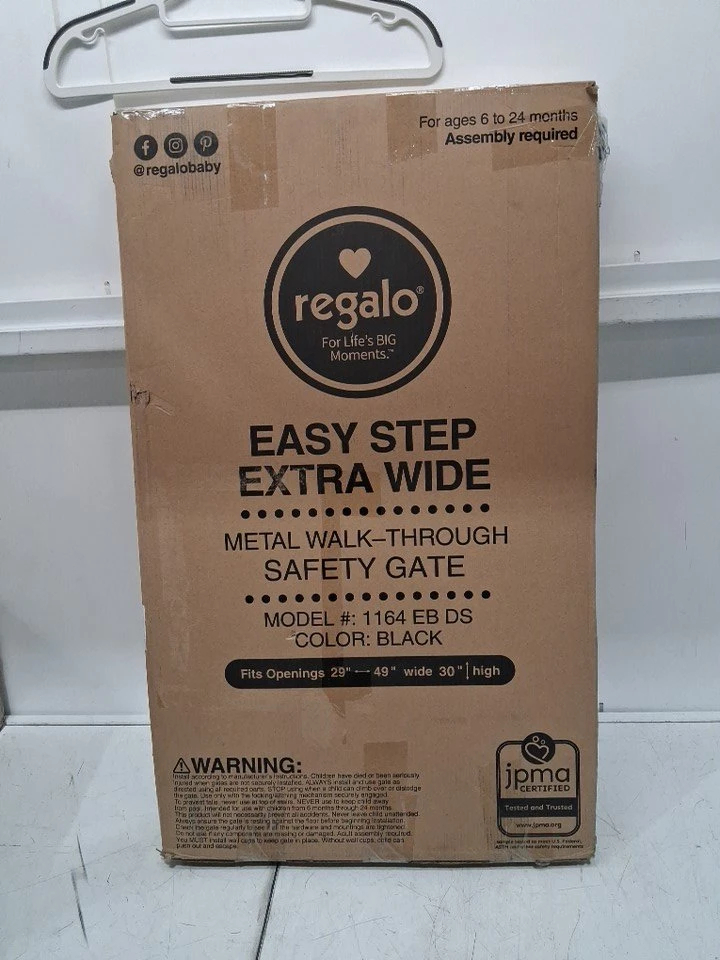 Regalo Baby Gate- 29"-49" wide - New! - photo 2