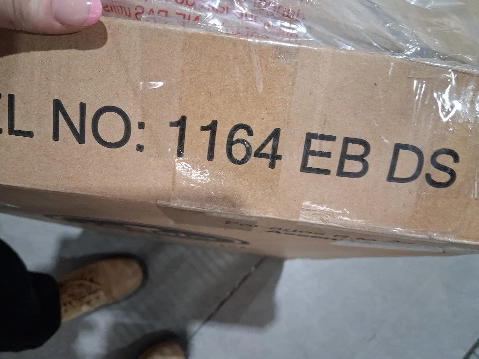 Regalo Baby Gate- 29"-49" wide - New! - photo 3