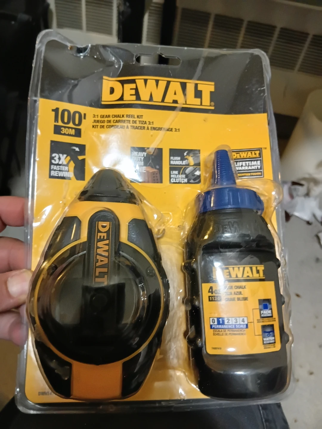 DEWALT 3:1 Gear Chalk Reel Kit with 4oz Blue Chalk