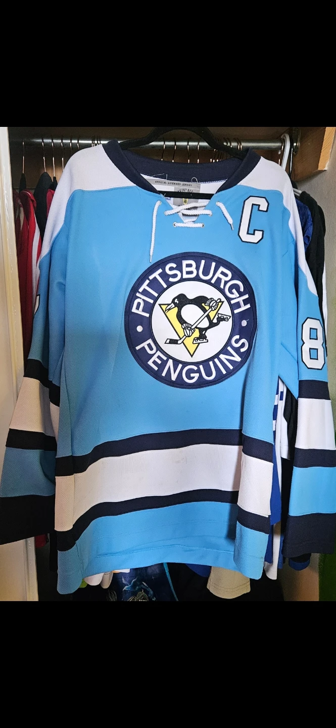 Sidney Crosby Winter Classic jersey.  Sz.52
