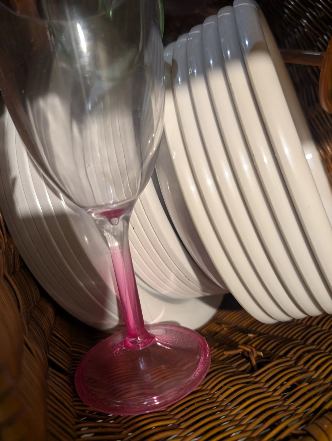 Wicker Picnic Basket with Plates and Glasses - photo 2