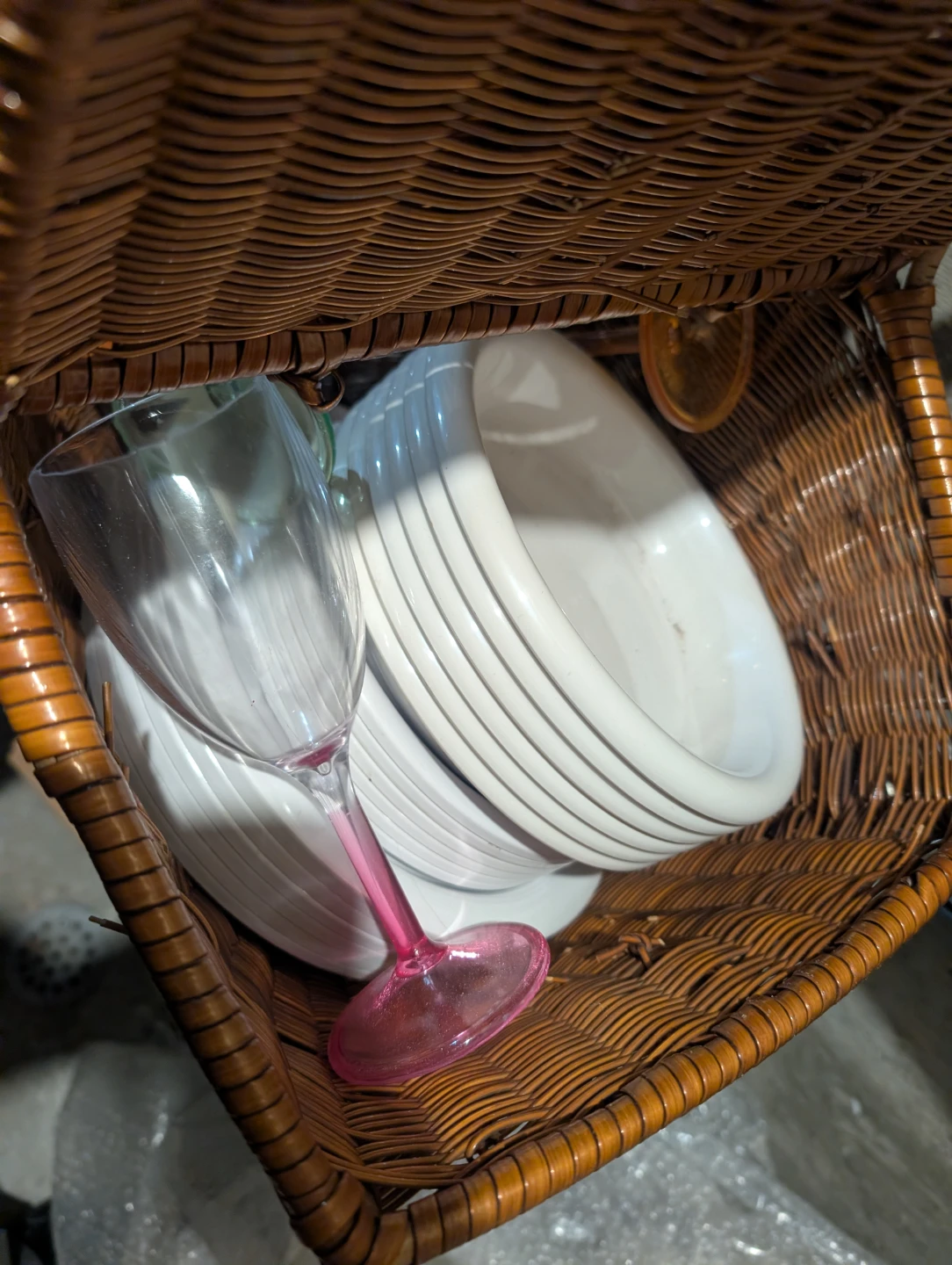 Wicker Picnic Basket with Plates and Glasses - photo 3