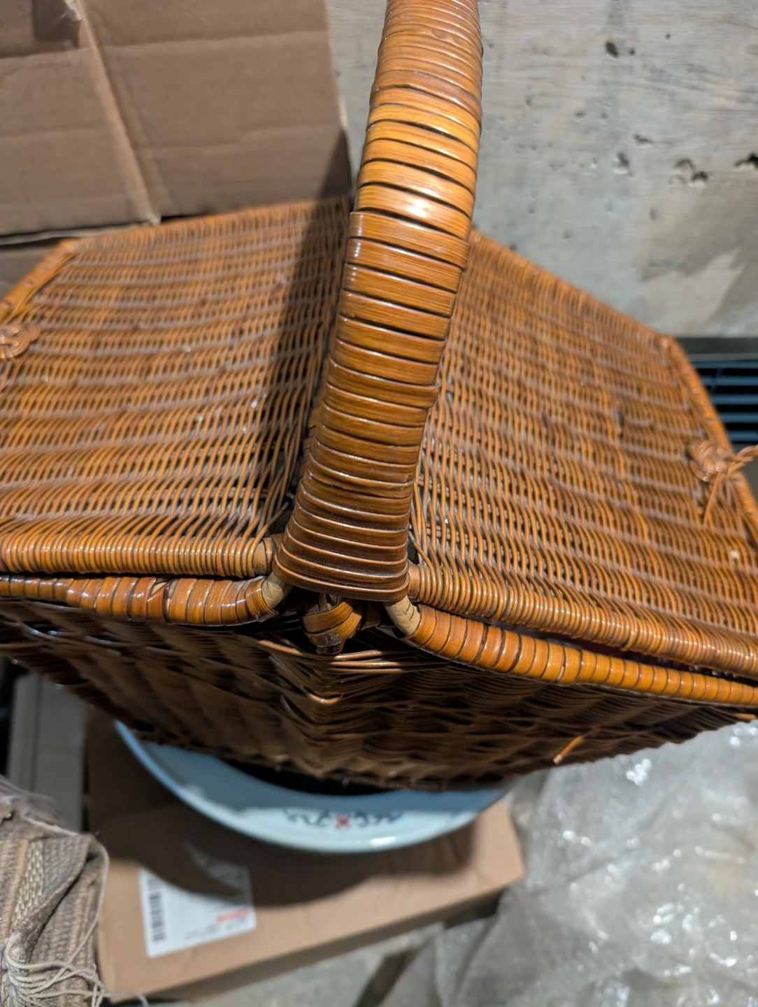 Wicker Picnic Basket with Plates and Glasses - photo 4