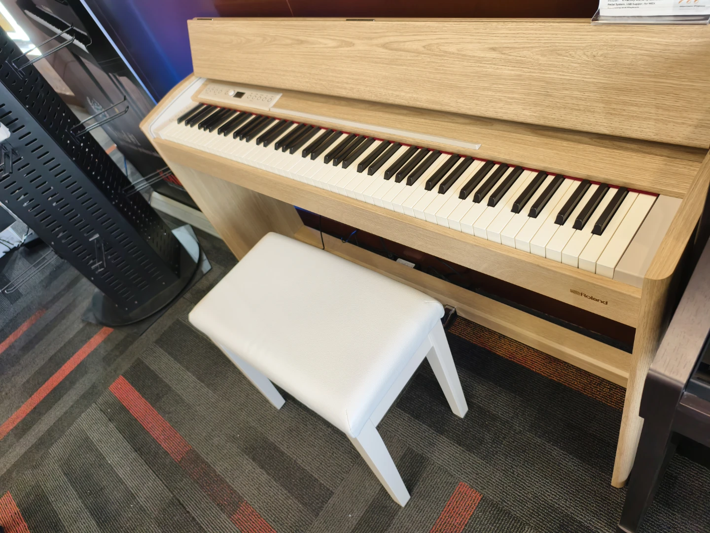 NEW - Roland F-701