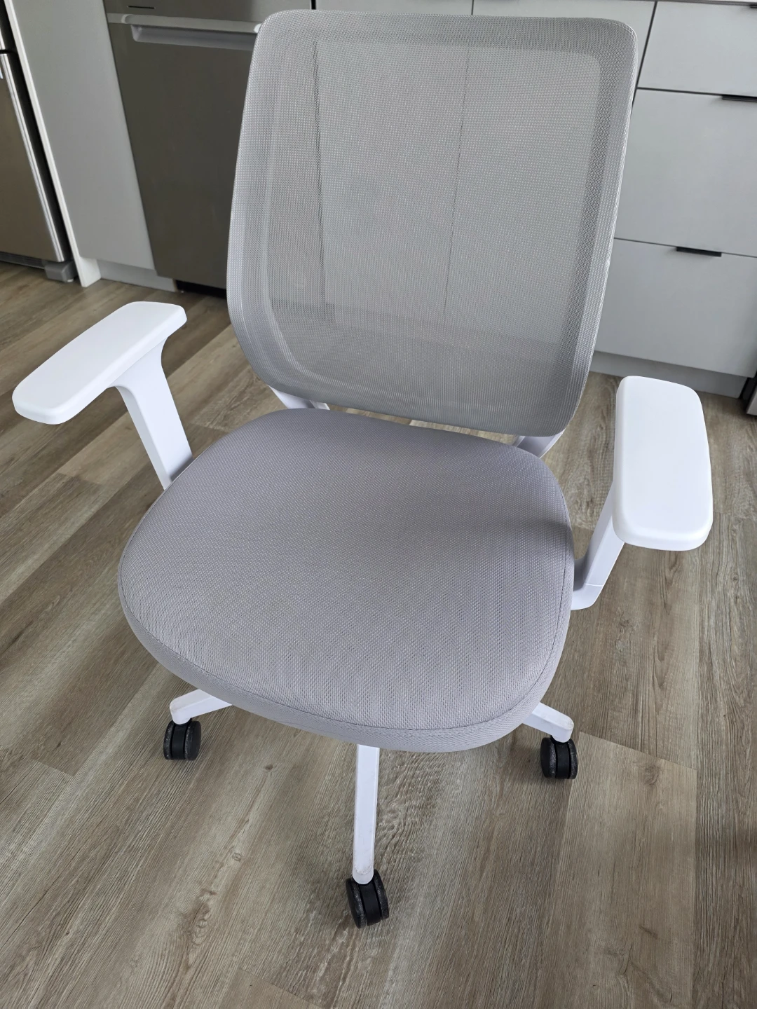 Staples Essentials Ergonomic Task Chair, Grey