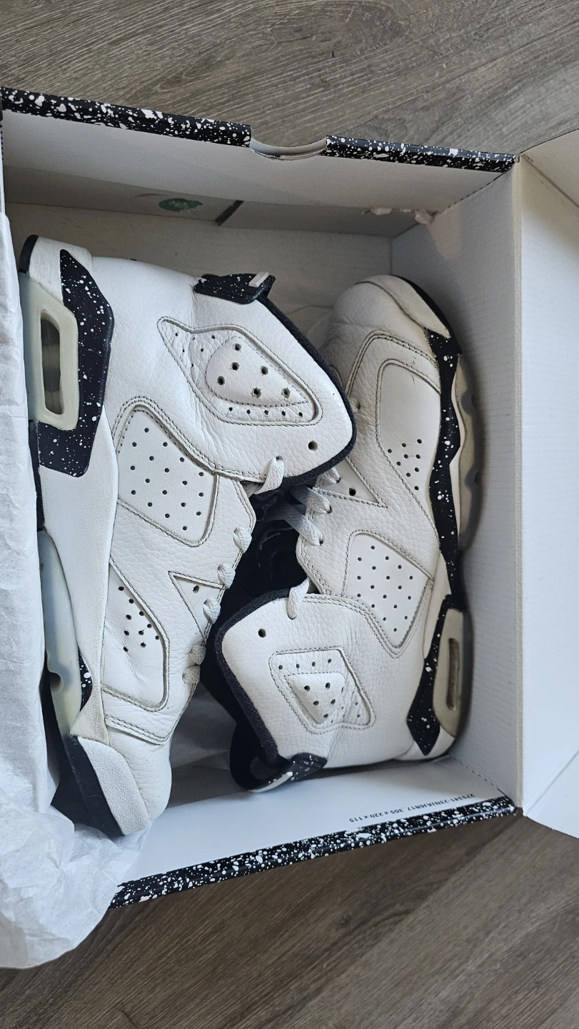 Air Jordan 6 Retro (GS) Size 6.5 White Black Sneakers