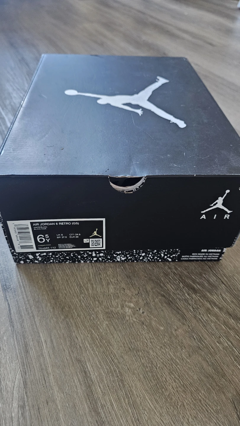 Air Jordan 6 Retro (GS) Size 6.5 White Black Sneakers - photo 4