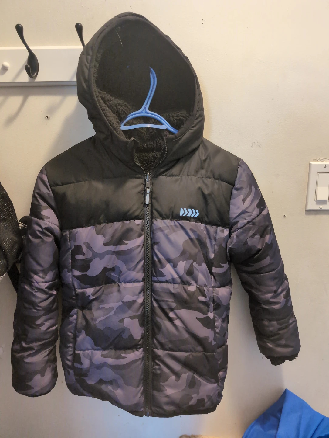 Kids Puffer Jacket - Camo Grey/Black - M/M (7-8)