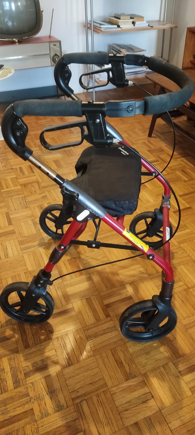 Seniors / Challenged Foldable Rollator Walker
