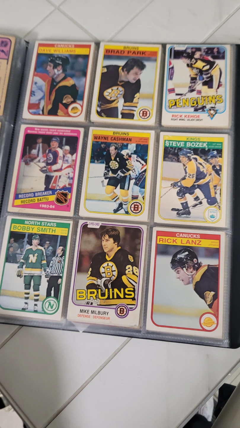 Pile of sports cards - photo 3