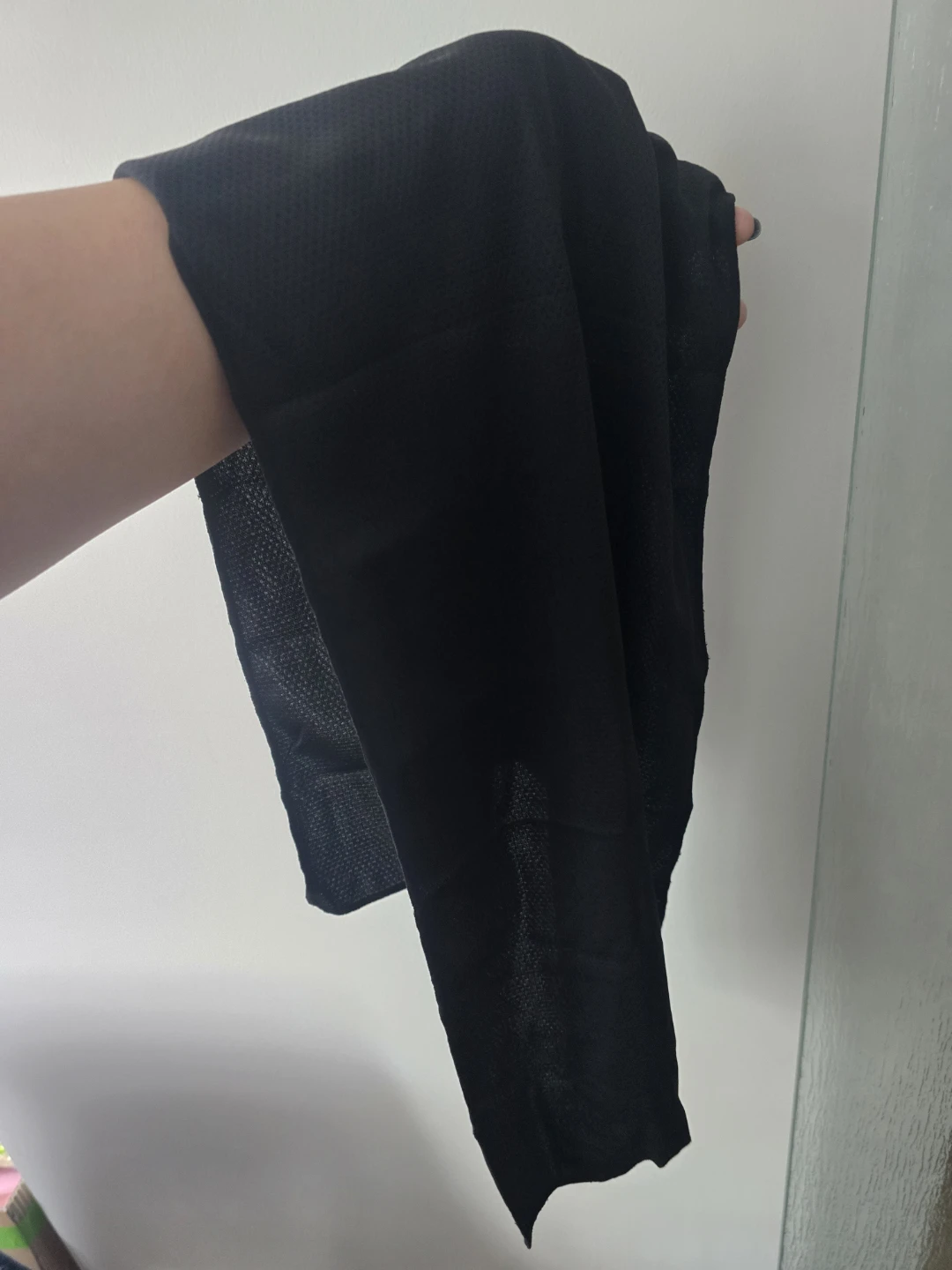 4 Quick-Dry Black Sports Towels + Nike Wristband Set - photo 2