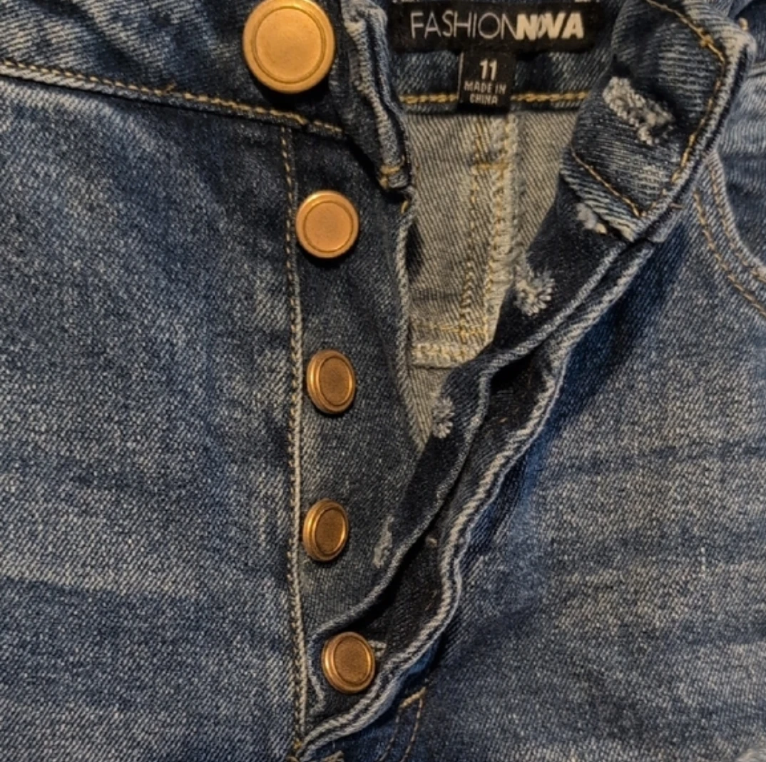 Fashion Nova Distressed Denim Shorts Size 11 - photo 3