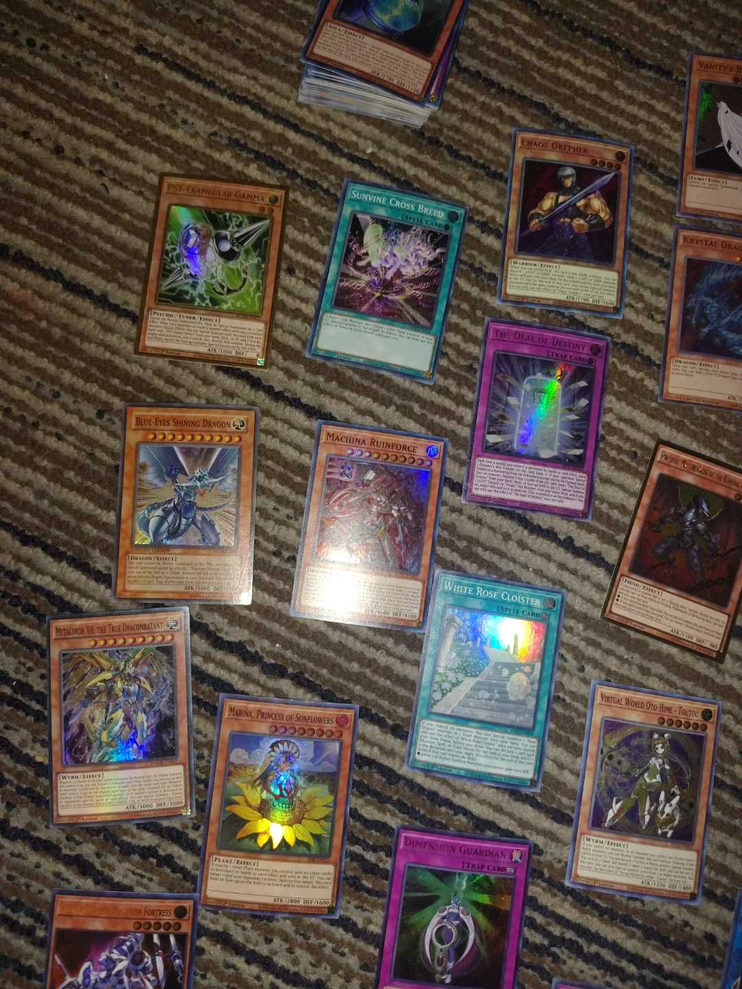 Yu-Gi-Oh! Trading Card Lot 100+ holos and rare - photo 2