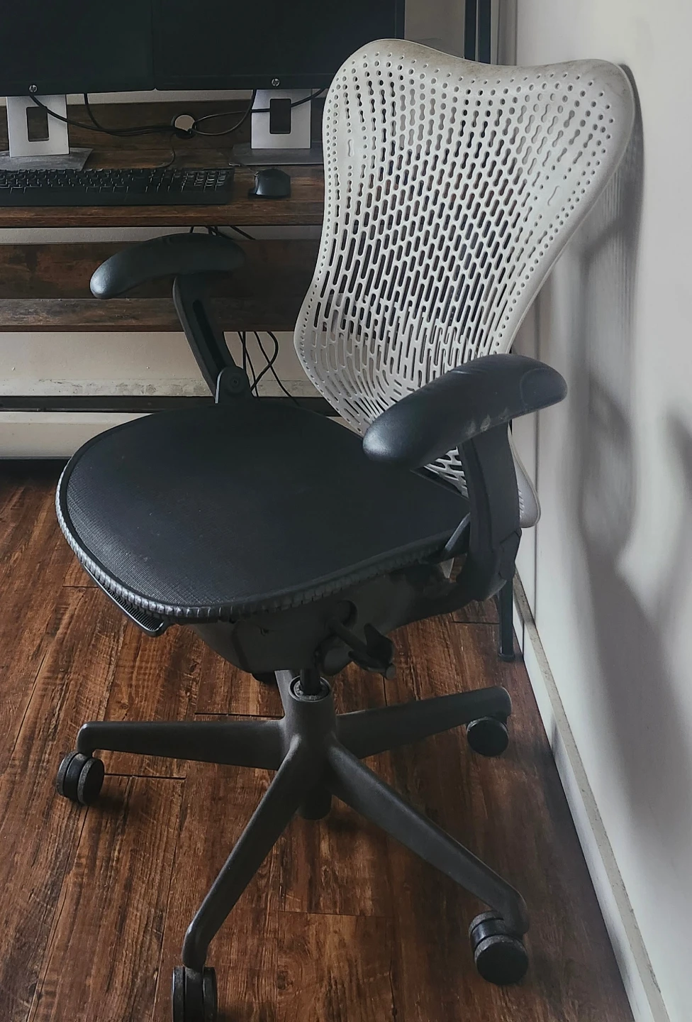 Ergonomic Office Chair (Herman Miller)
