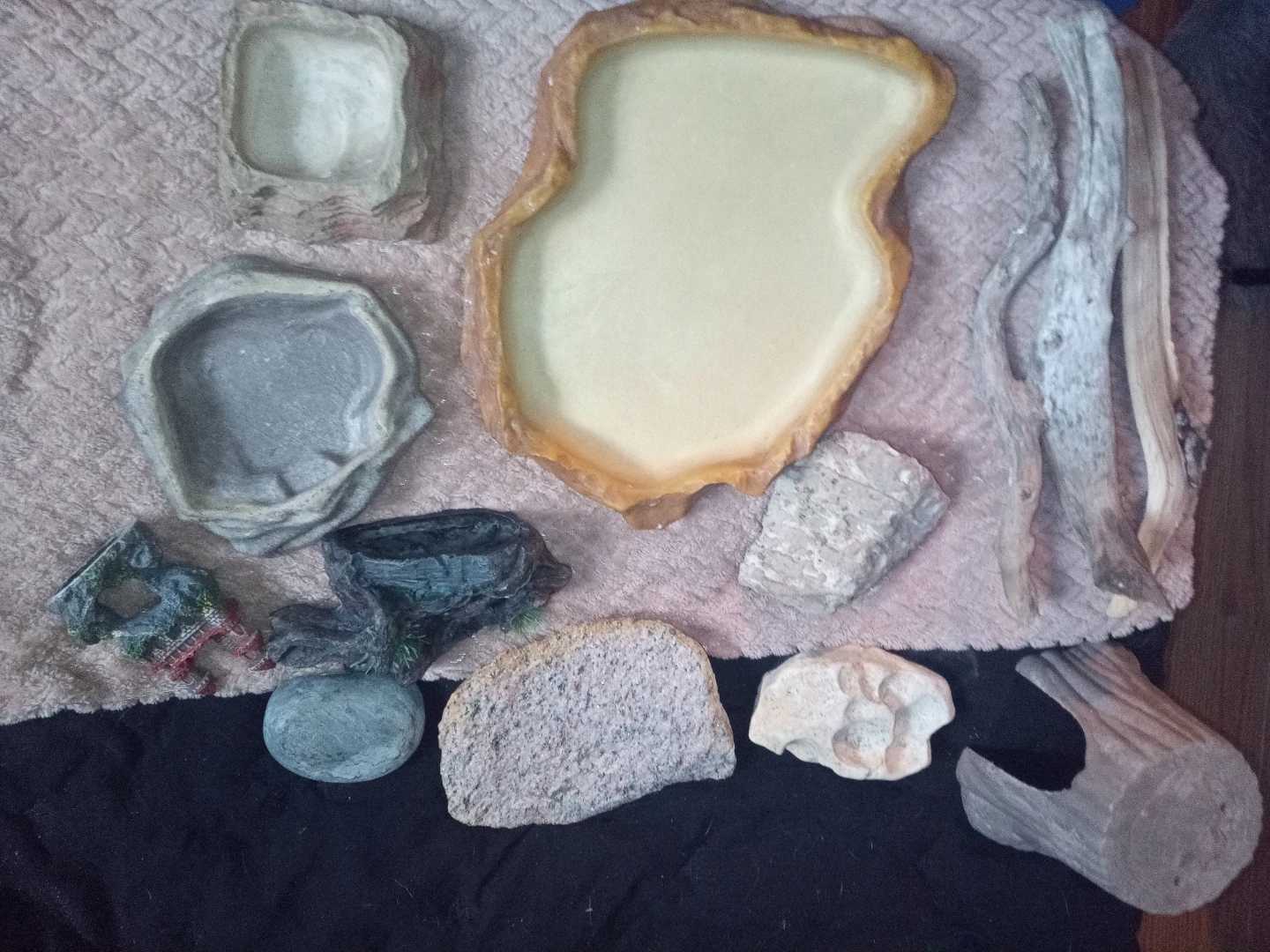 Reptile Terrarium Decor and Accessories Bundle