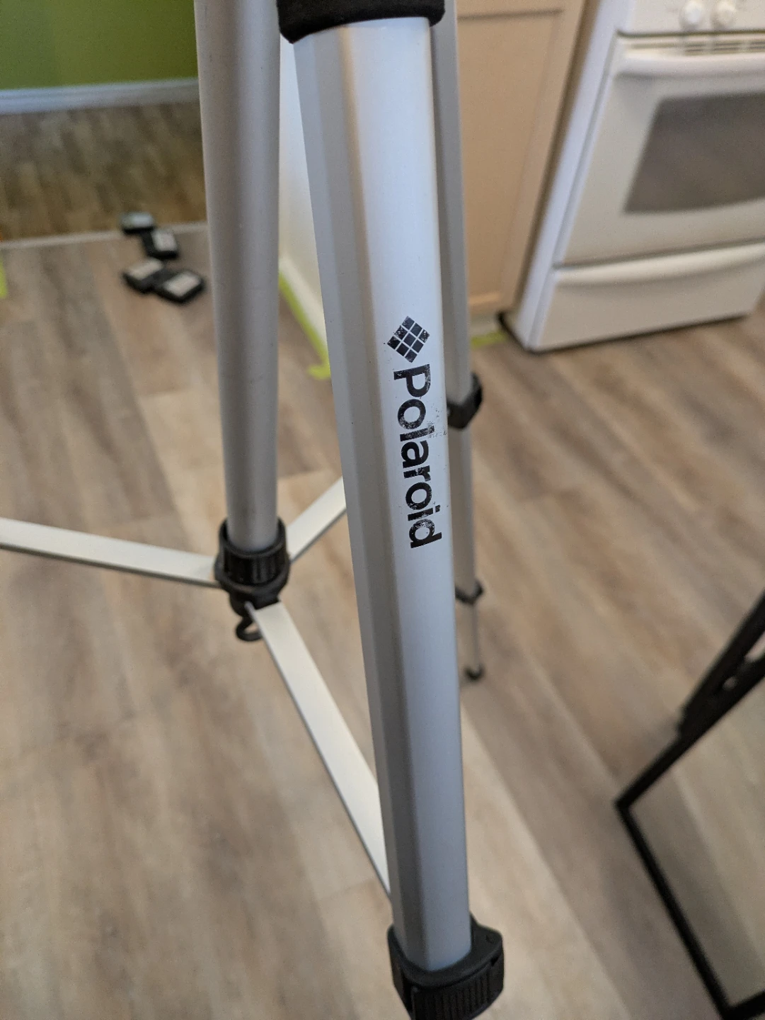 Polaroid 72" (183cm) Tripod - photo 4