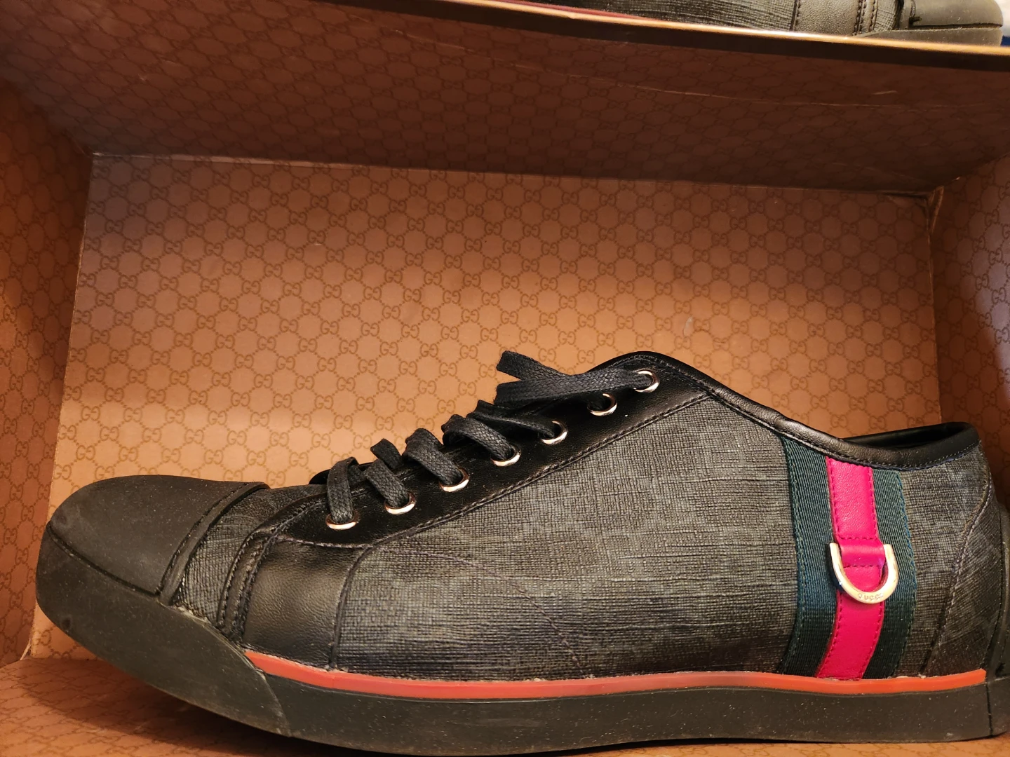 Gucci Men's Black GG Canvas Low Top Sneakers