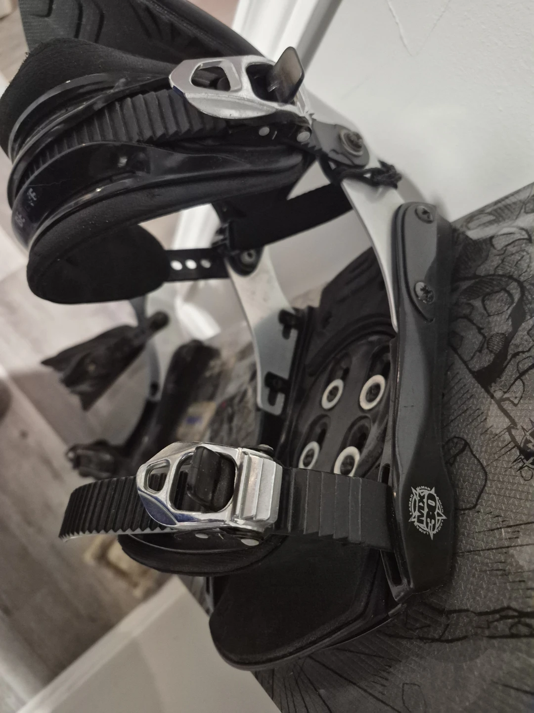 Lamar Slayer 1530X Snowboard with Lamar mx30 Bindings - photo 3