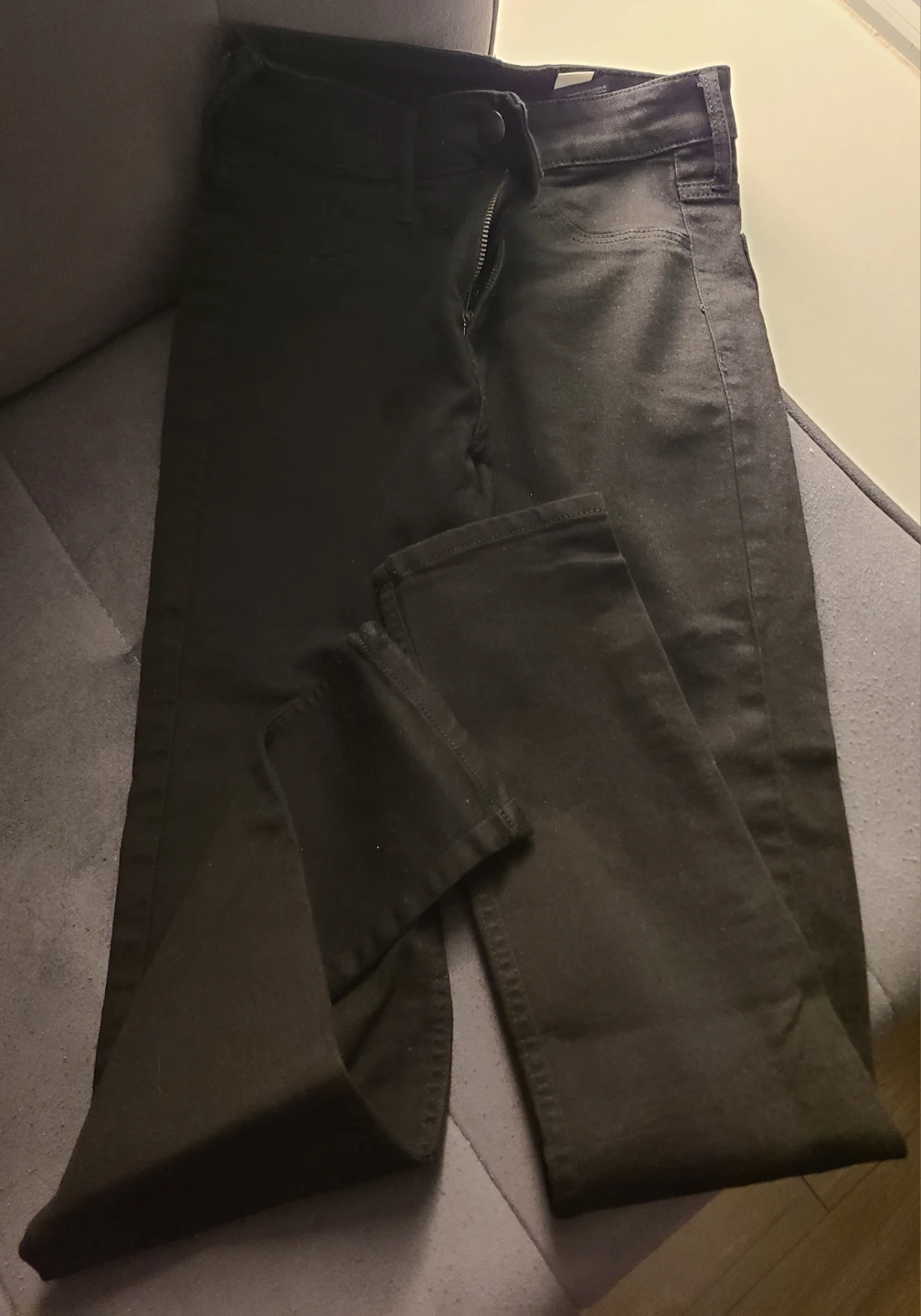 Brand New H&M 26 Skinny Black Denim