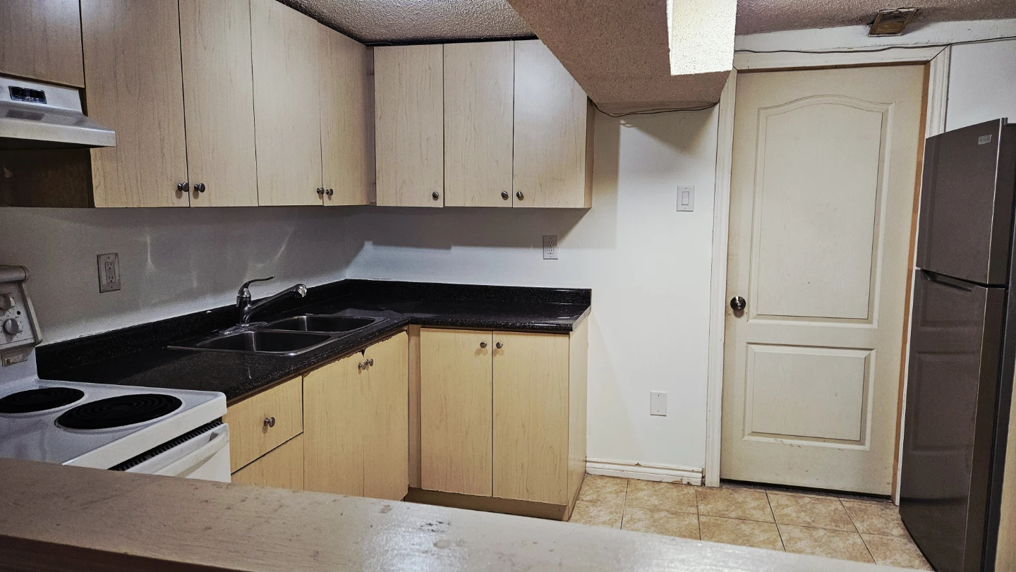 Basement for rent - photo 2