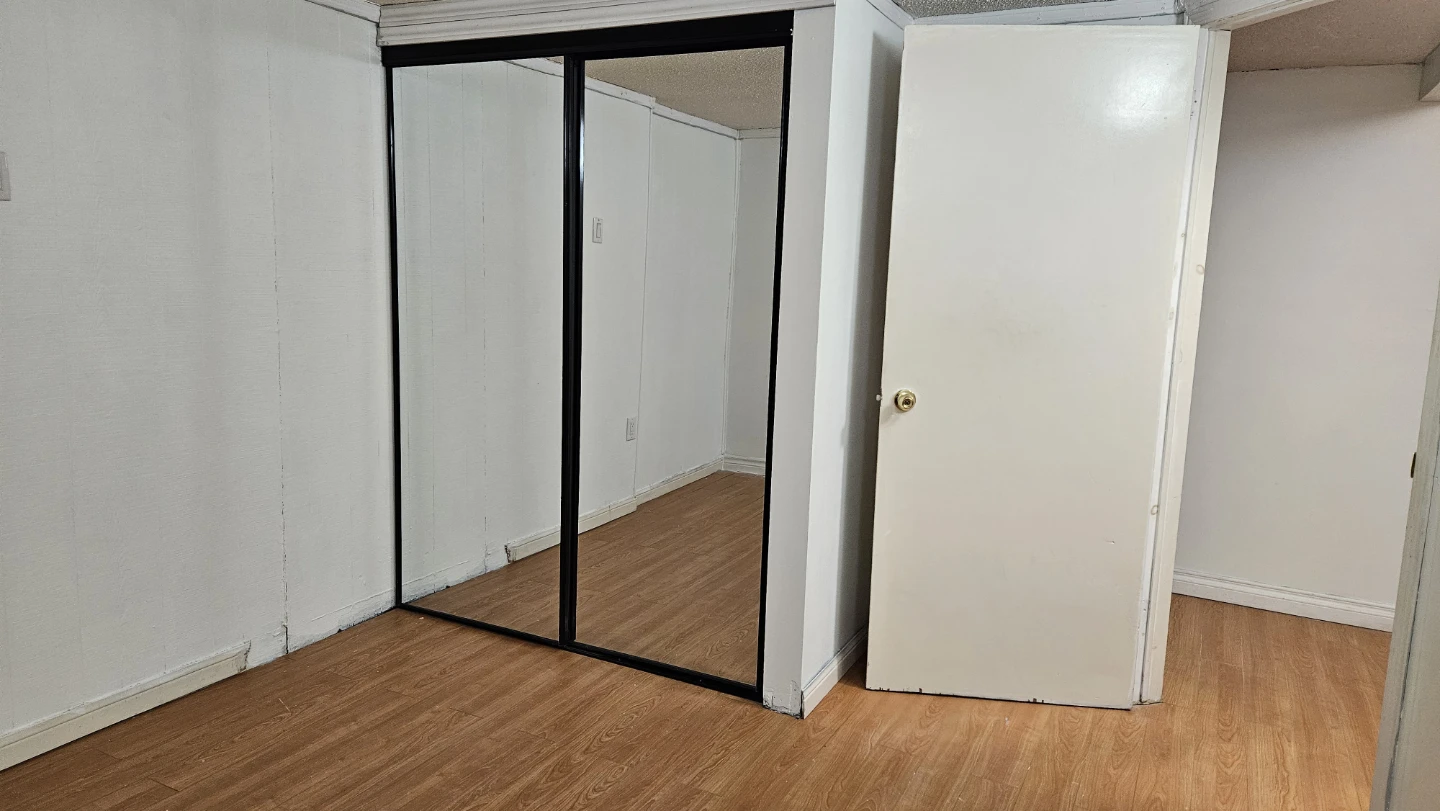 Basement for rent - photo 5