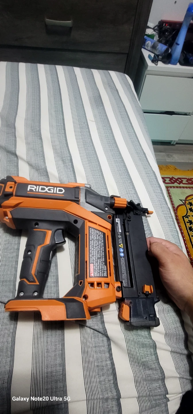 RIDGID HyperDrive 18 Ga Brad Nailer
