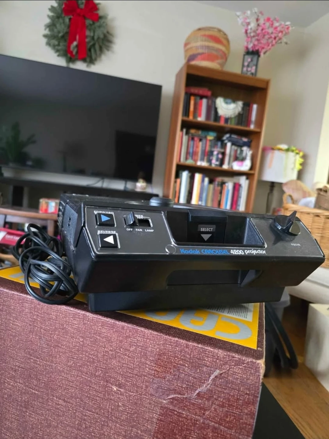 Kodak Carousel 4200 Projector - photo 4