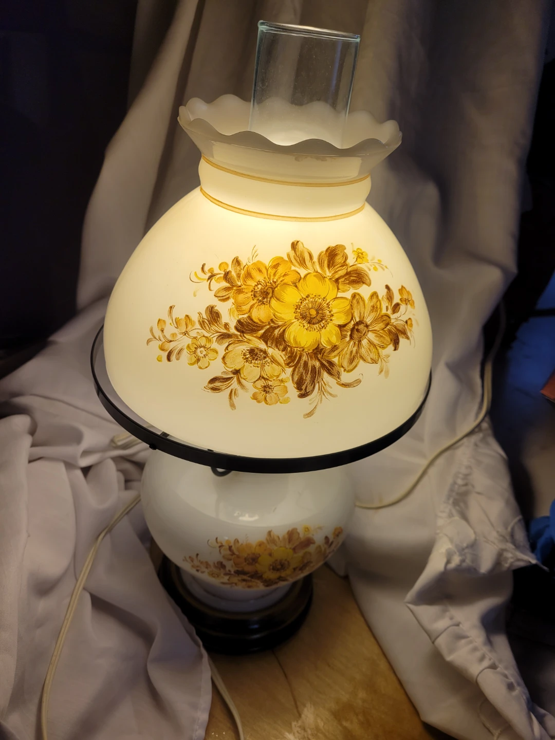 Vintage Floral Table Lamp - photo 2