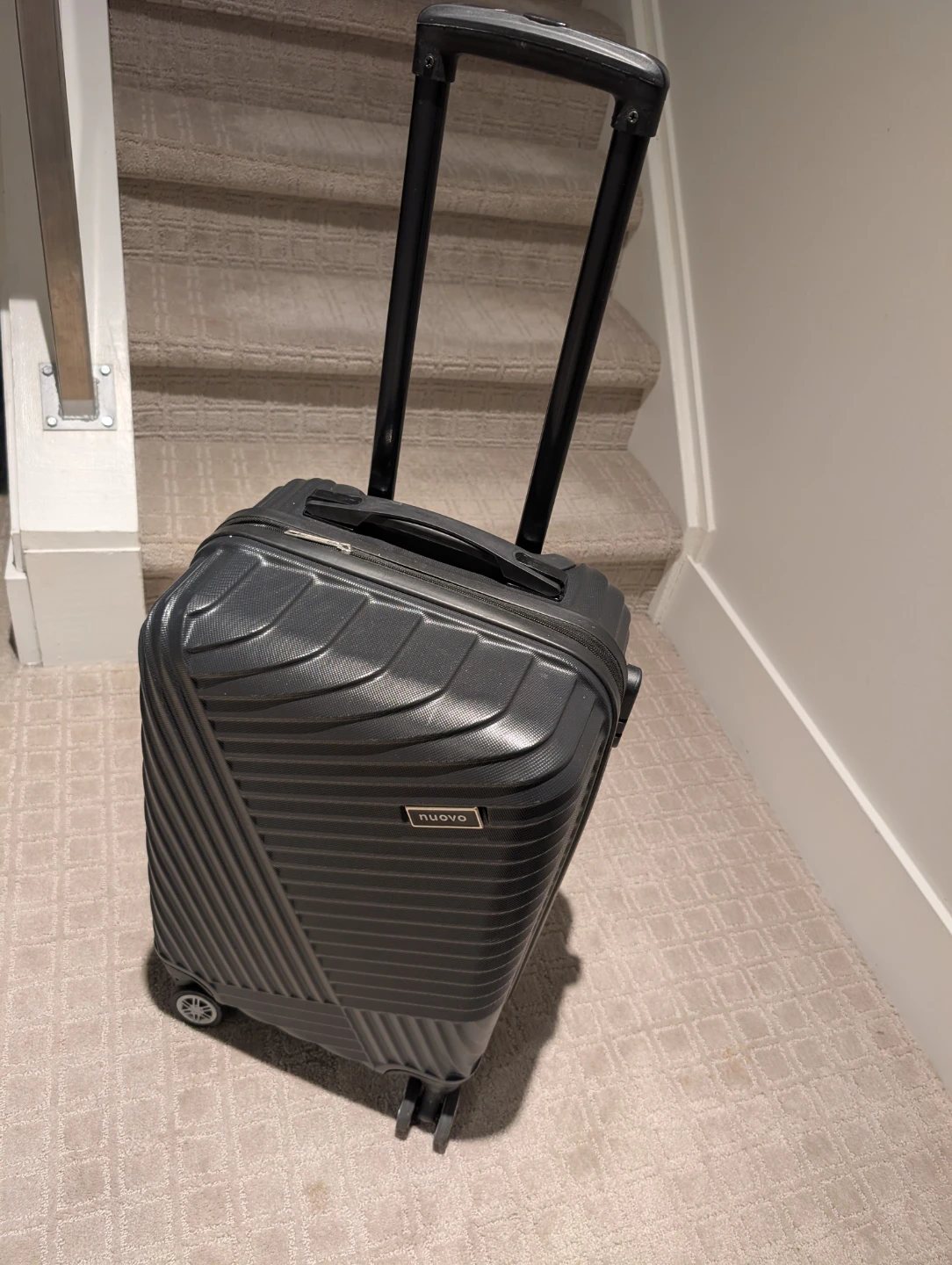 Nuovo Dark Grey Hardside Carry-On Luggage - photo 2