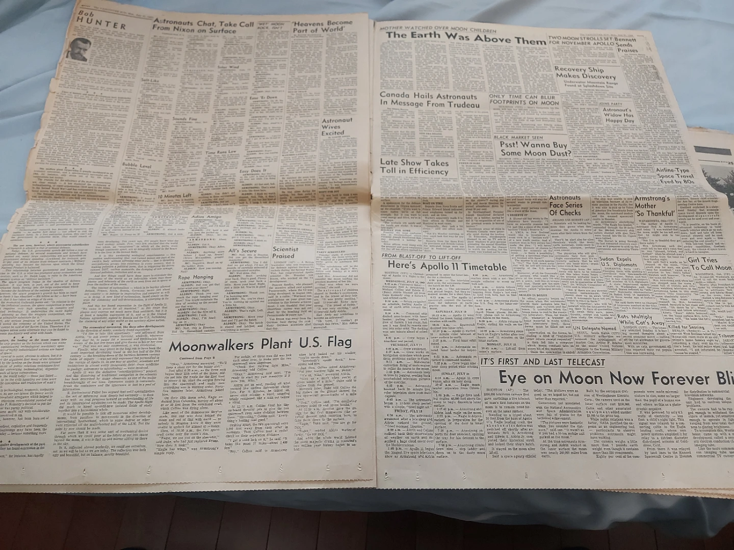 Vintage July 20, 1969 Moon Landing Newspaper - photo 3
