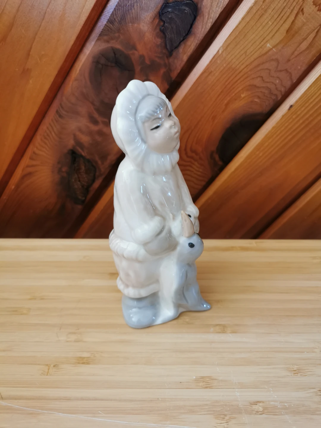 Vintage Inuit Figurine with Penguin and Fish - photo 3
