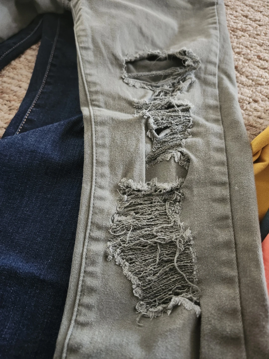 Ladies size 5 /Small Jeans and Top Bundle - photo 2