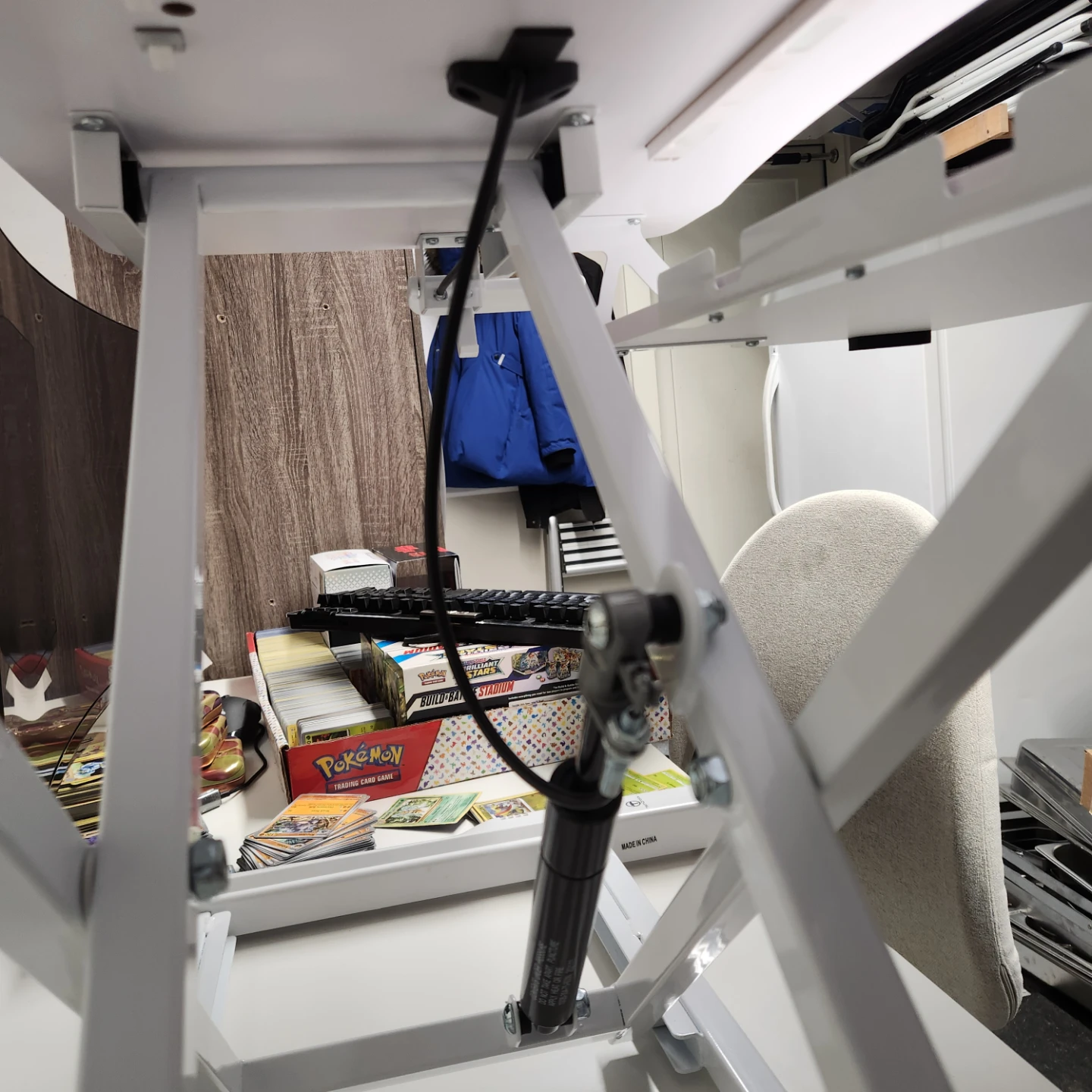 High quality White Adjustable Standing Desk Converter - photo 5