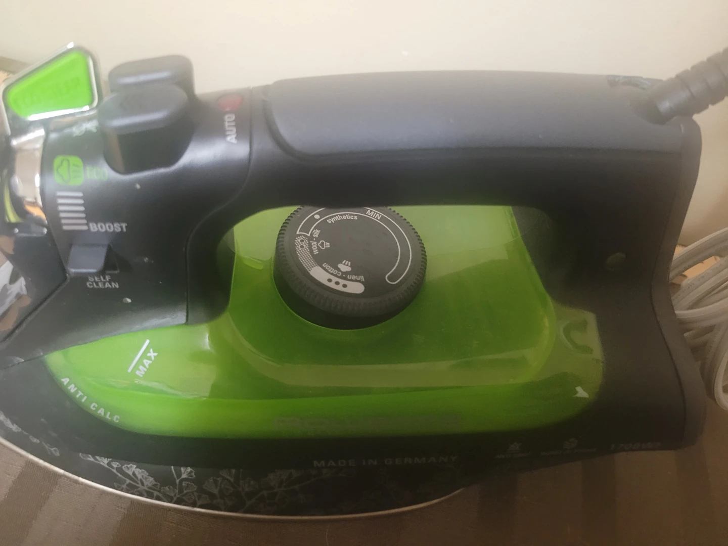 Rowenta Eco Intelligence steam iron Model DW6080 - photo 4