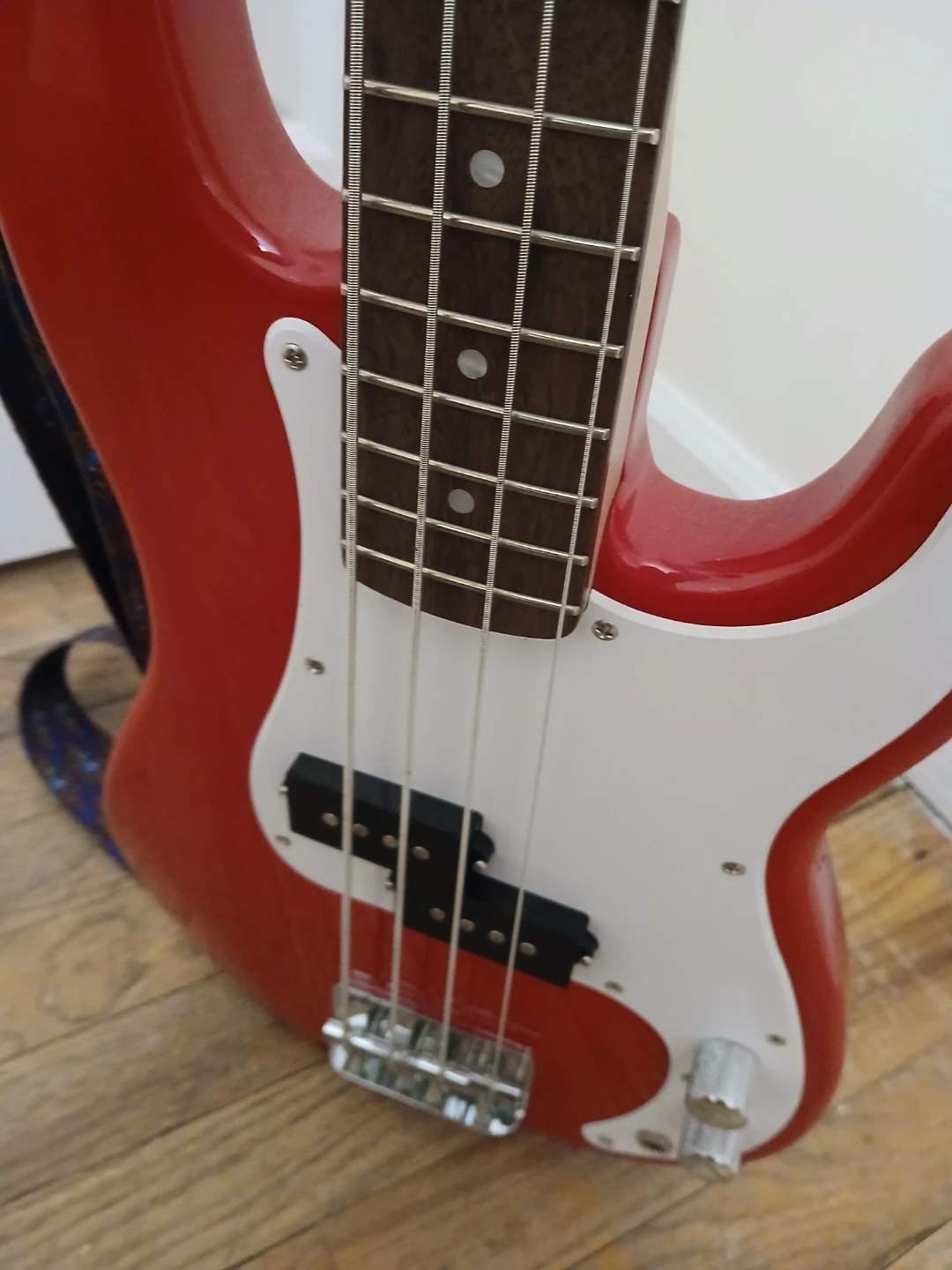 Squier Mini Precision Bass Dalota Red