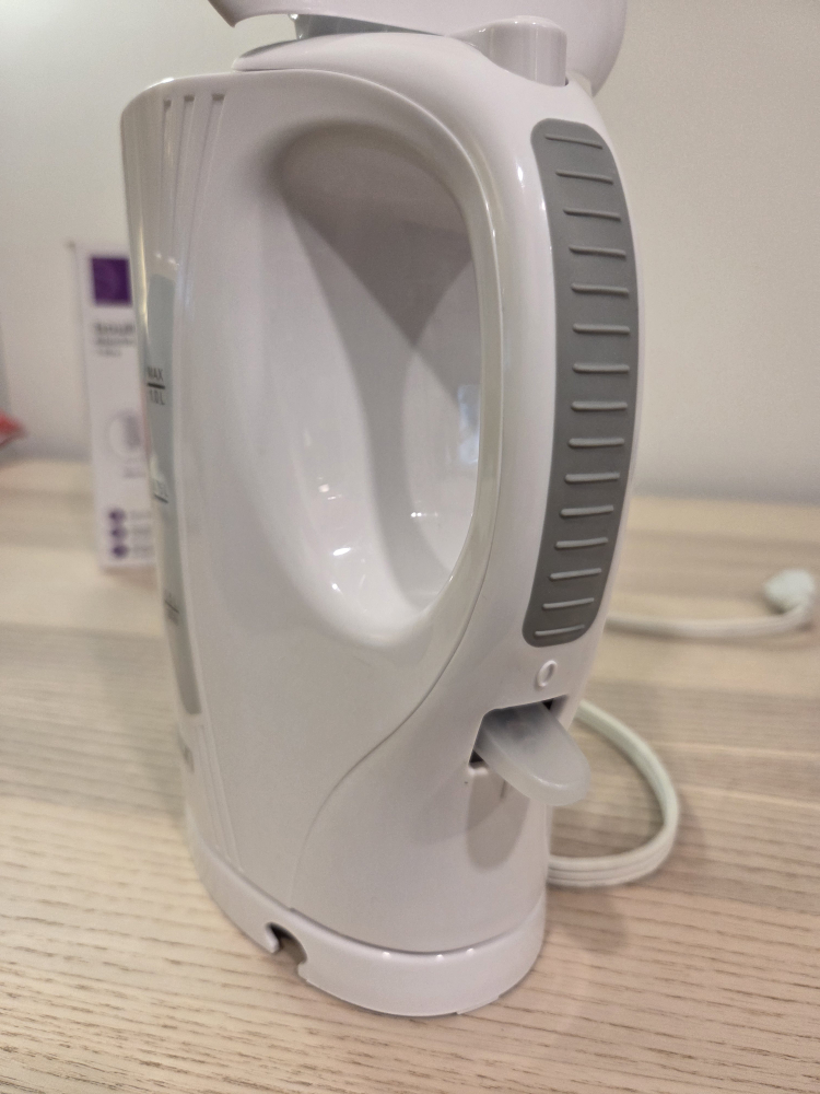 Salton Compact Electric Kettle 1L - photo 3