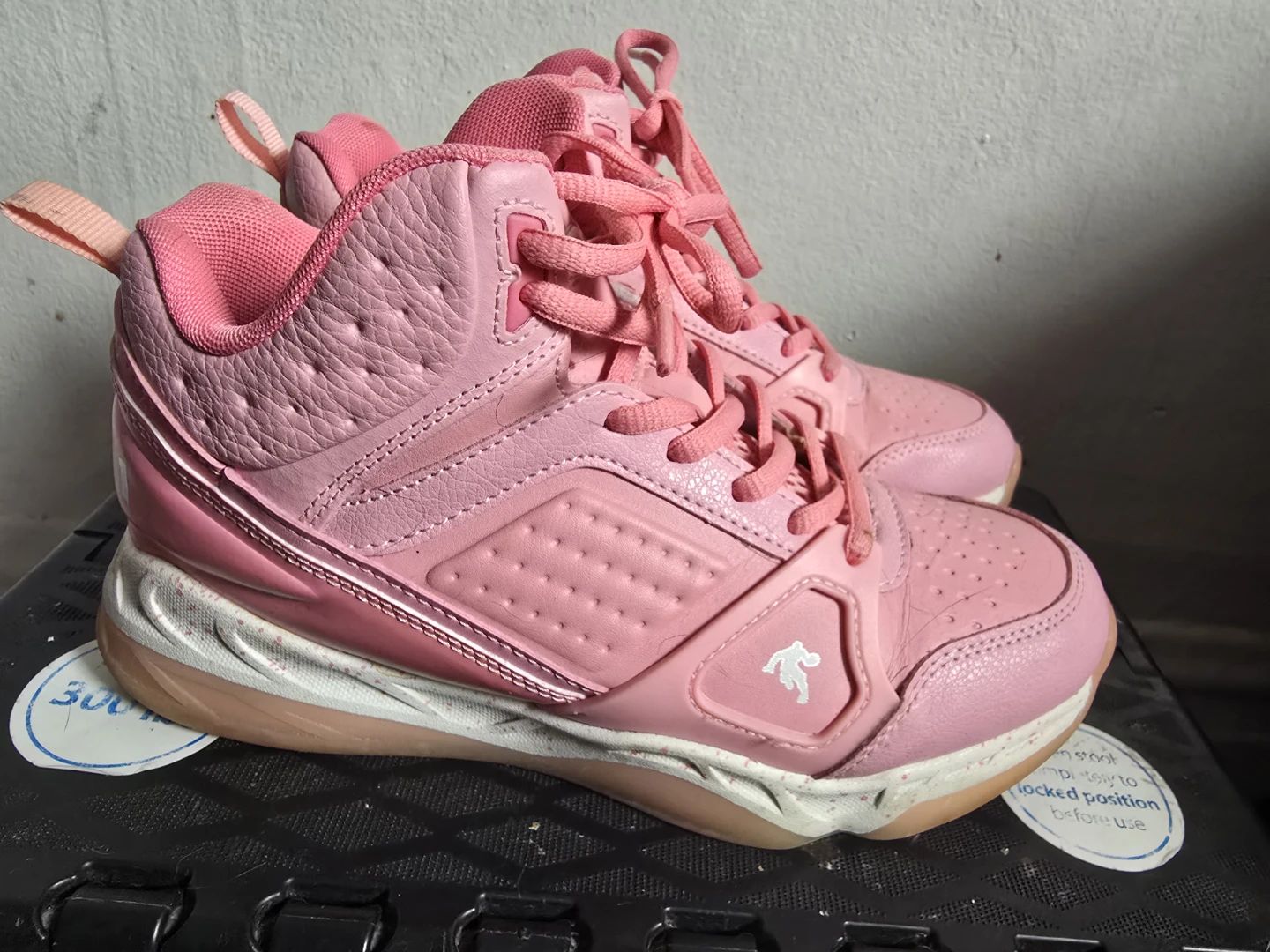 AND1 Pink Basketball Shoes Size 6 - photo 4