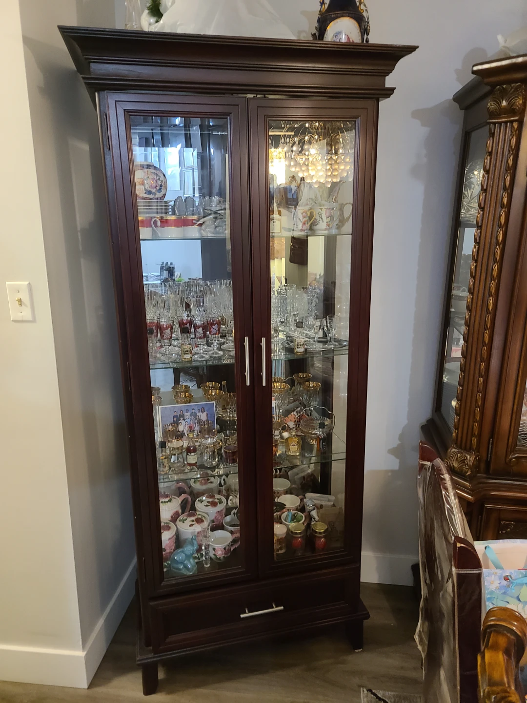 Dark Wood Glass Display Cabinet < heavy duty >