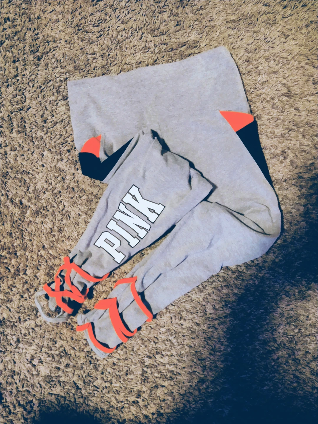 VICTORIA SECRET MEDIUM GRAY AND HOT PINK LEGGINGS