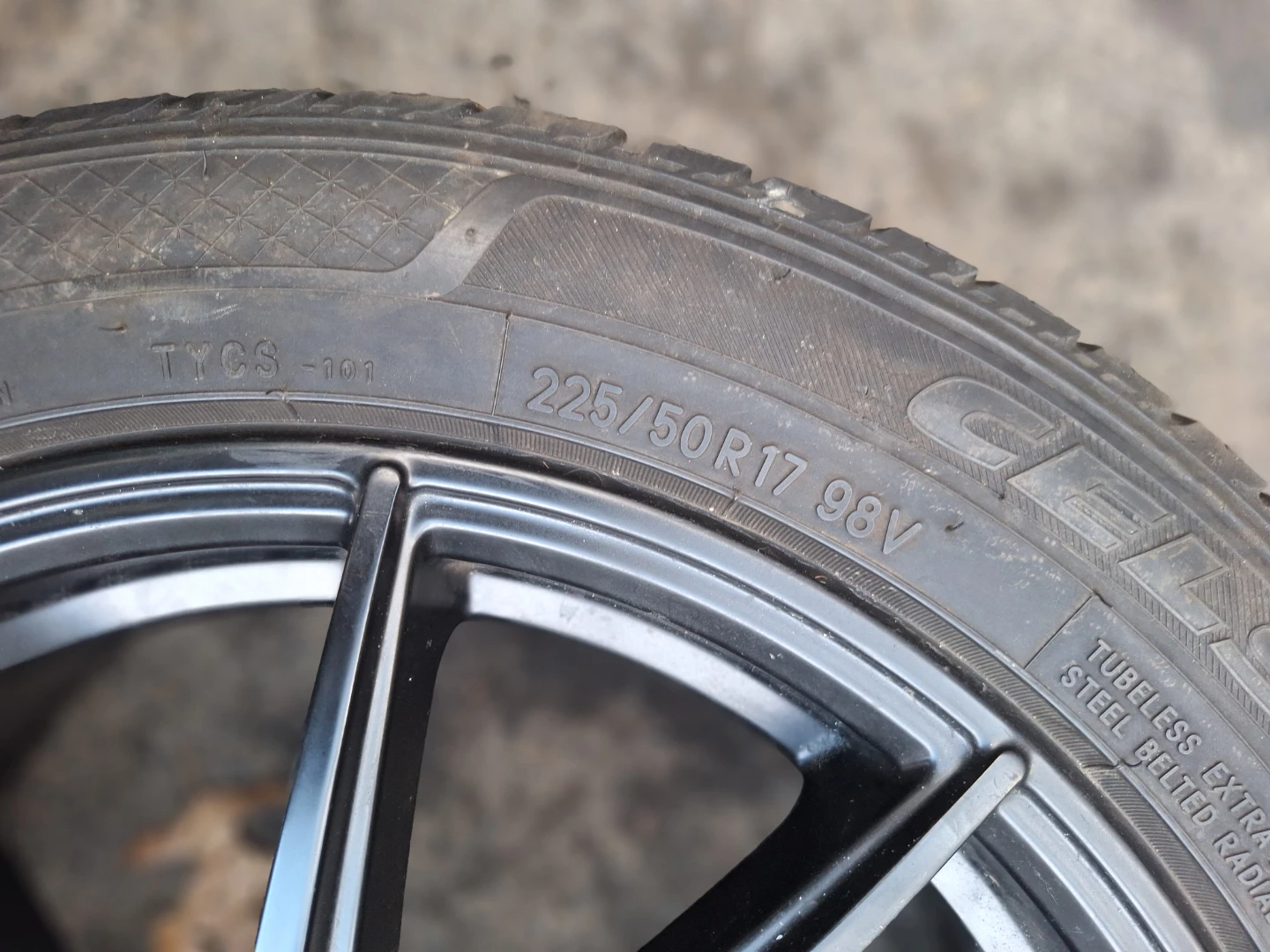 225/50R17 98V Tires with Black Rims - photo 3