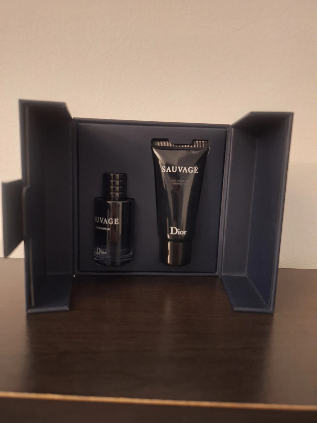 Dior Sauvage Eau de Parfum and Shower Gel Set - photo 2