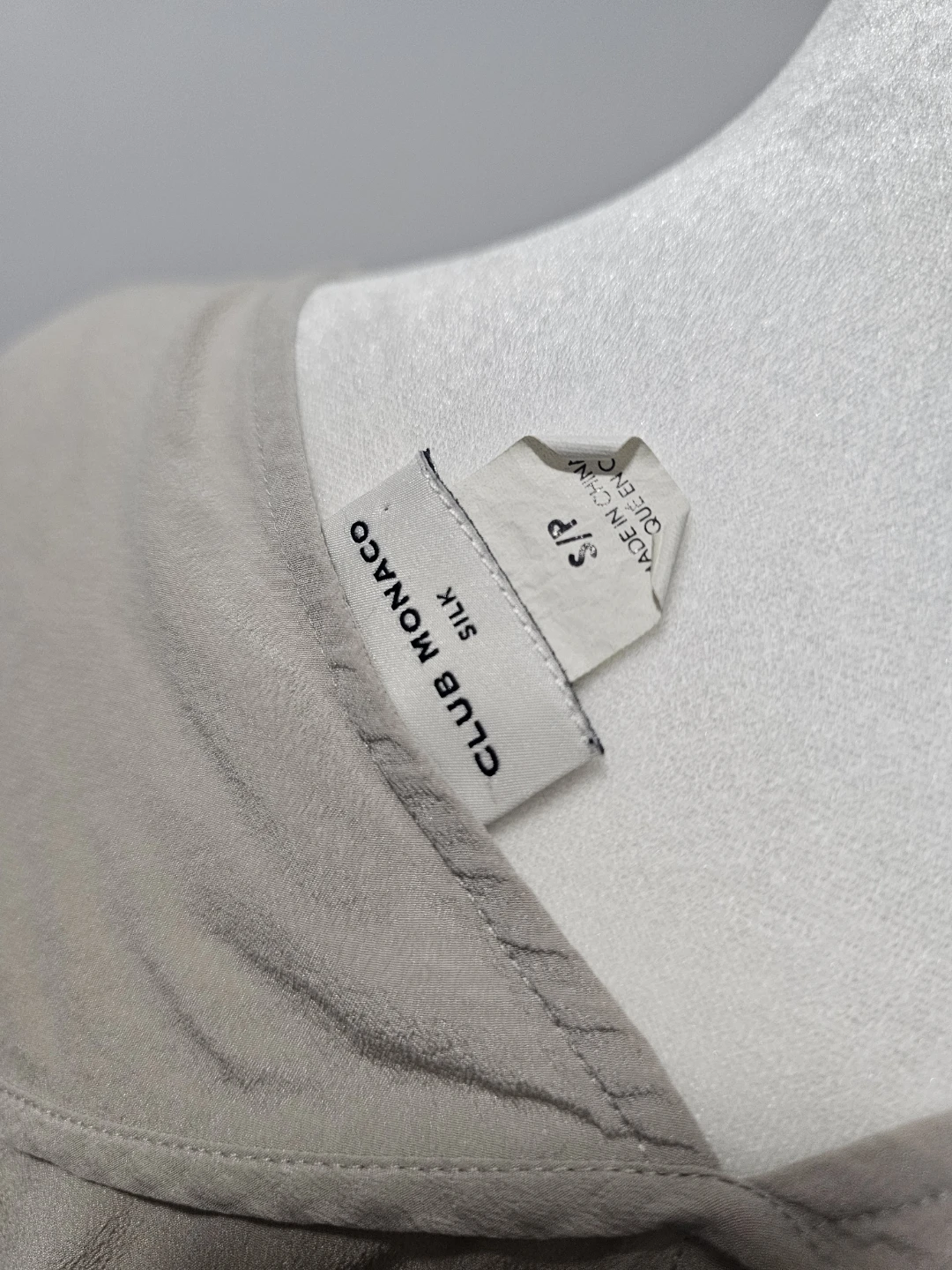 Club Monaco 100% Silk V-Neck Top - S/P - photo 4