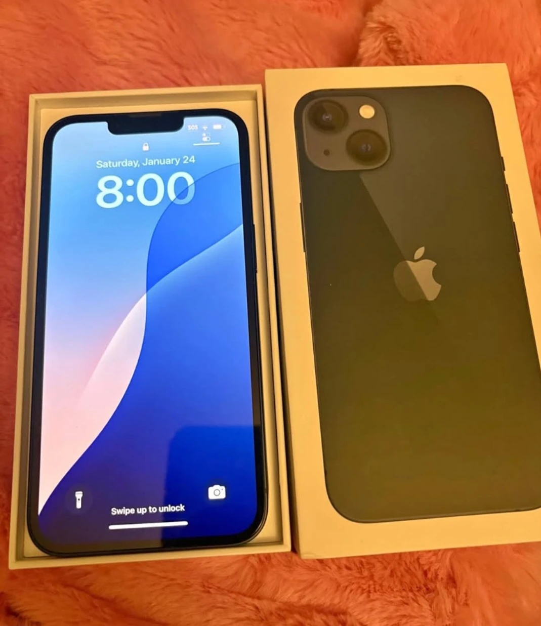Apple iPhone 13 - Black