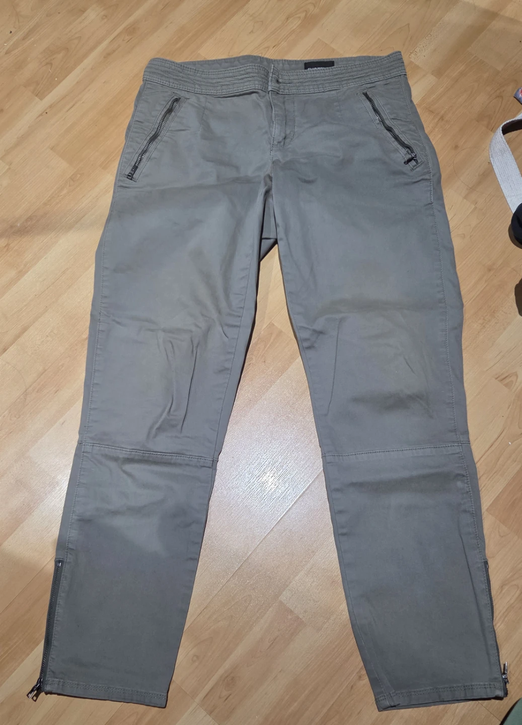 Club Monaco Women's Size 4  Cargo Pants