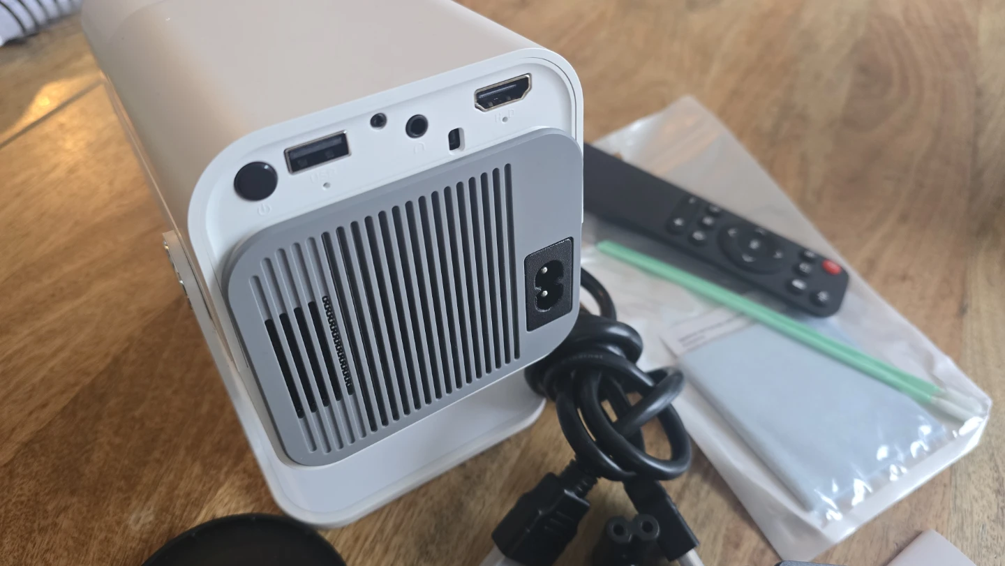 TOPTRO TR27 Mini Projector - photo 4