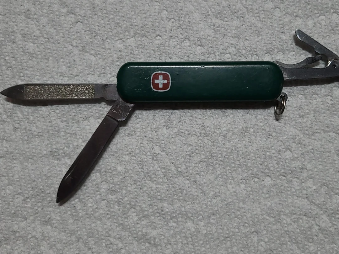Victorinox Swiss Army Pocket Knife - photo 2