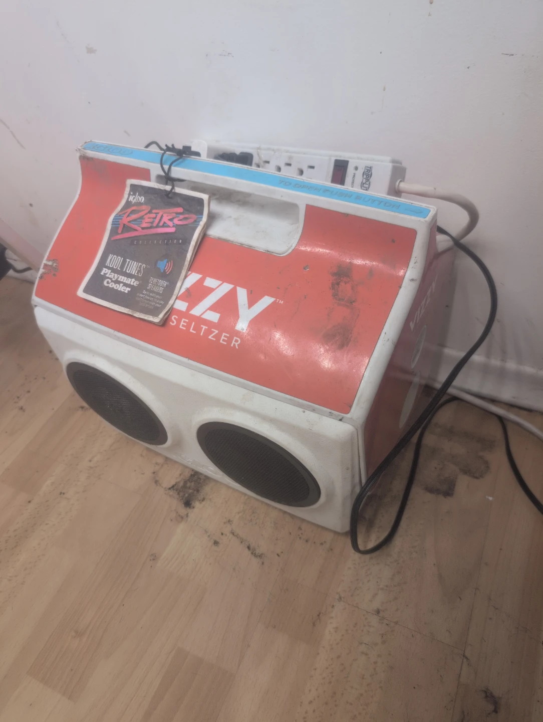 Igloo Kool Tunes Playmate Cooler with Bluetooth Speakers