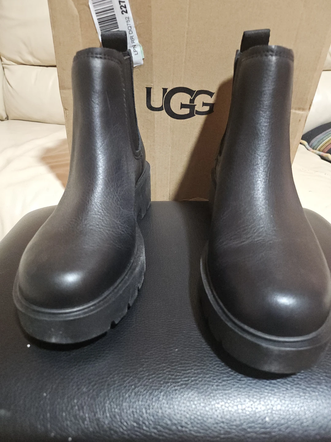 UGG Black Leather Chelsea Boots - photo 2