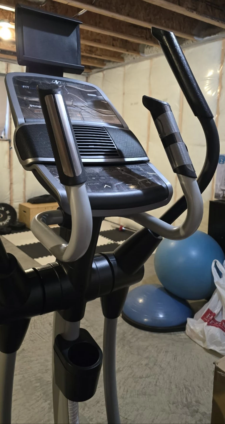 Gym NordicTrack Elliptical